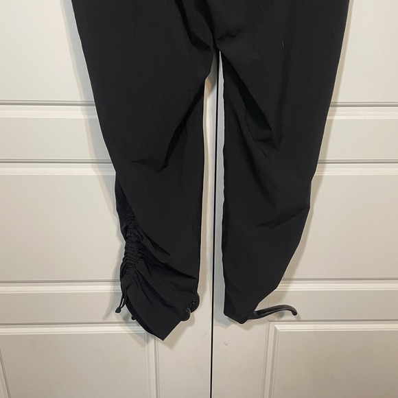 Athleta‎ Aspire Ankle Pants Womens Size 14 Black Zip Pocket Ruched Leg - Picture 6 of 9